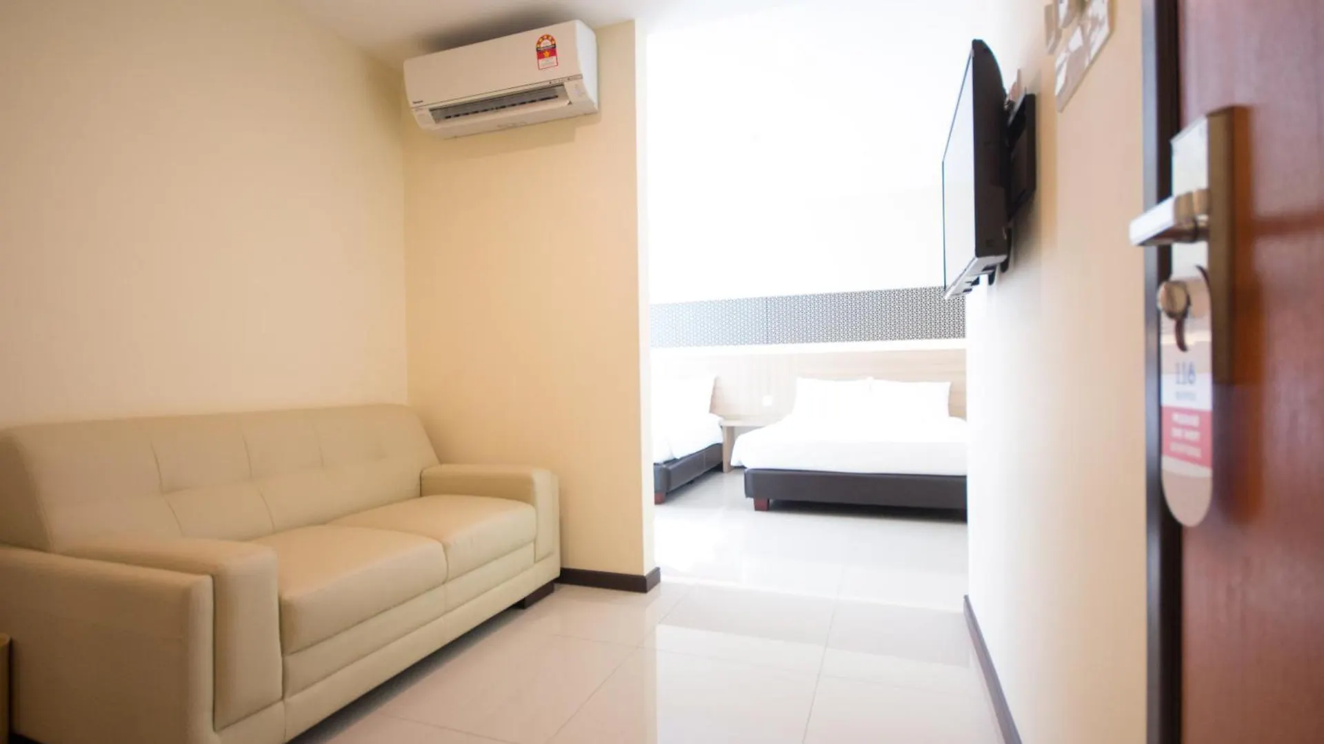 118 Hotel Macalister George Town