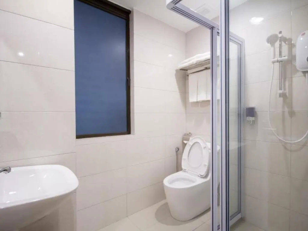 118 Hotel Macalister George Town
