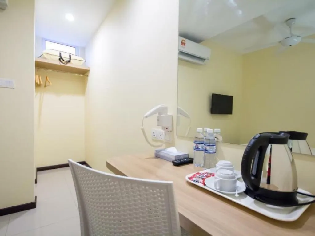 118 Hotel Macalister George Town