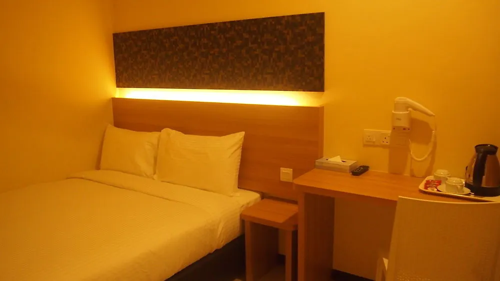 118 Hotel Macalister George Town