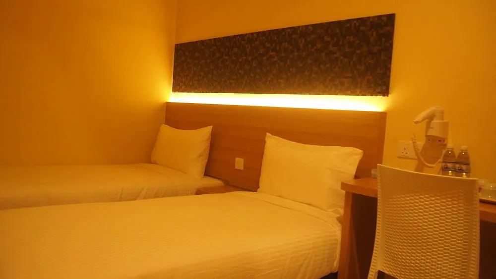 118 Hotel Macalister George Town