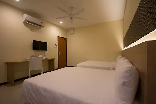 118 Hotel Macalister George Town 3*,
