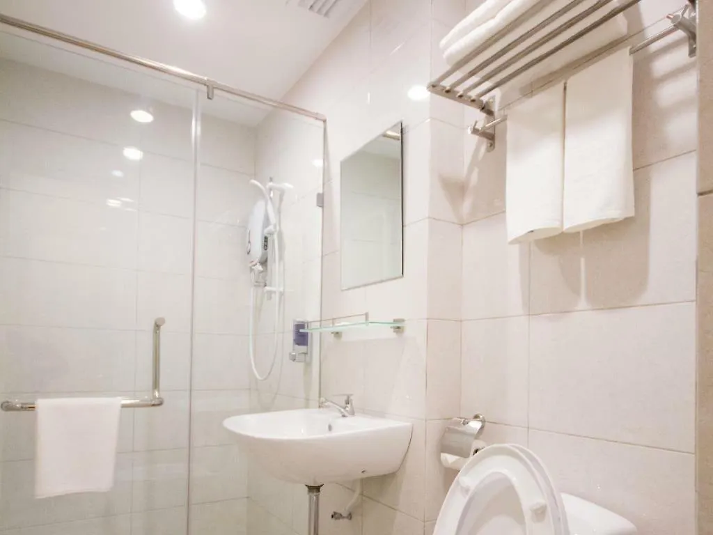 118 Hotel Macalister George Town