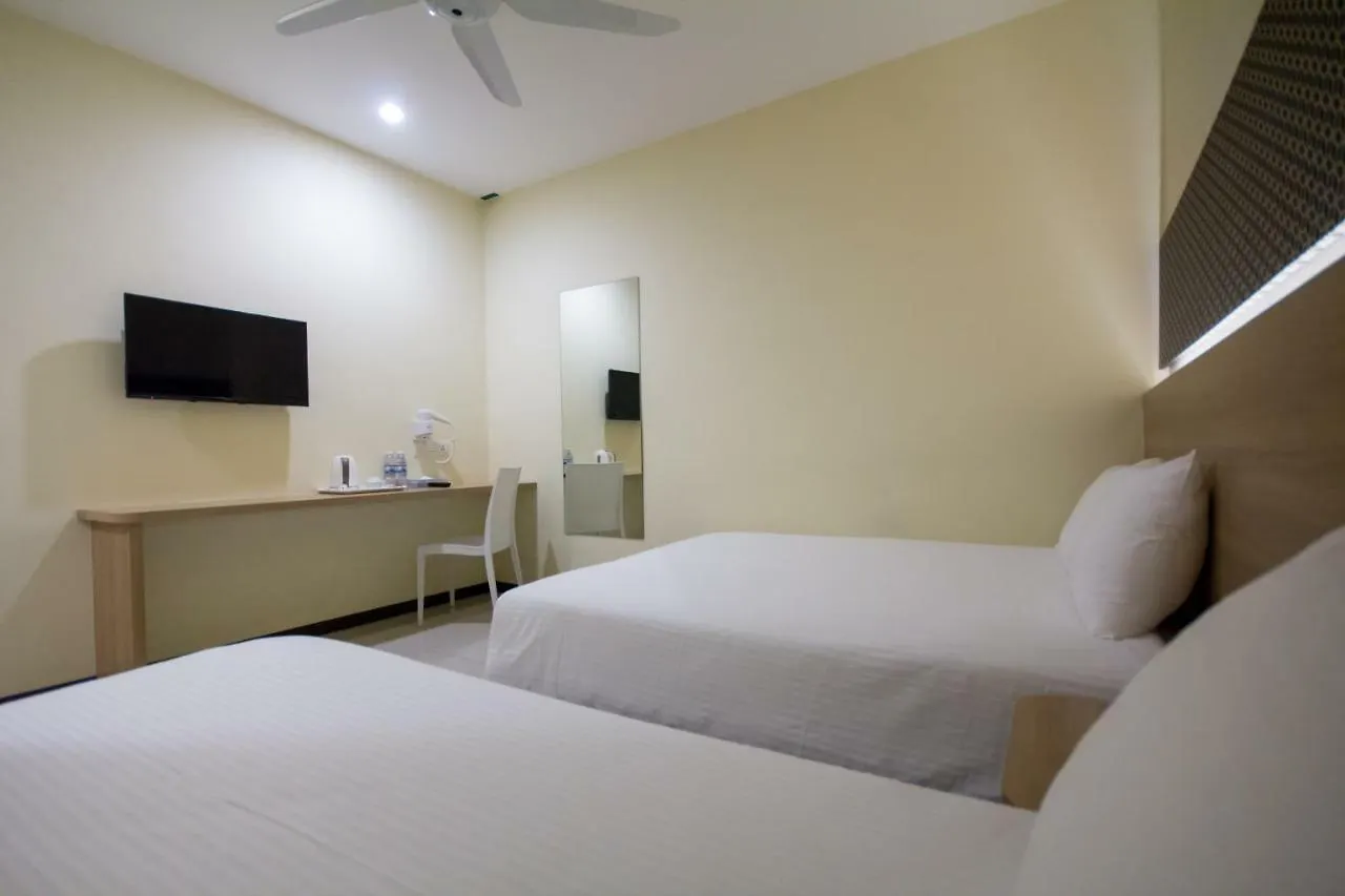 118 Hotel Macalister George Town 3*,