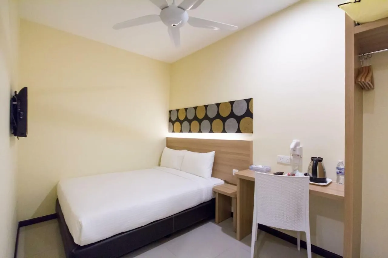 118 Hotel Macalister George Town